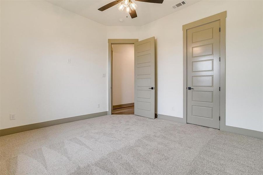 Spacious, unfurnished interior of a new home in , Waxahachie (Image 23).