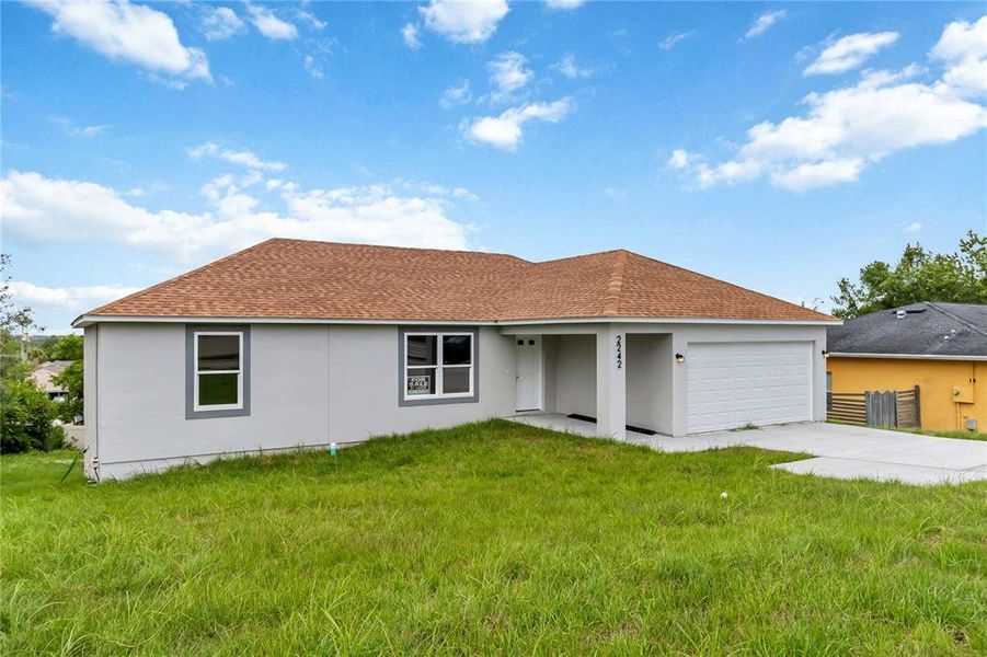 Exterior details and patio area of a home in , Deltona (Image 2).