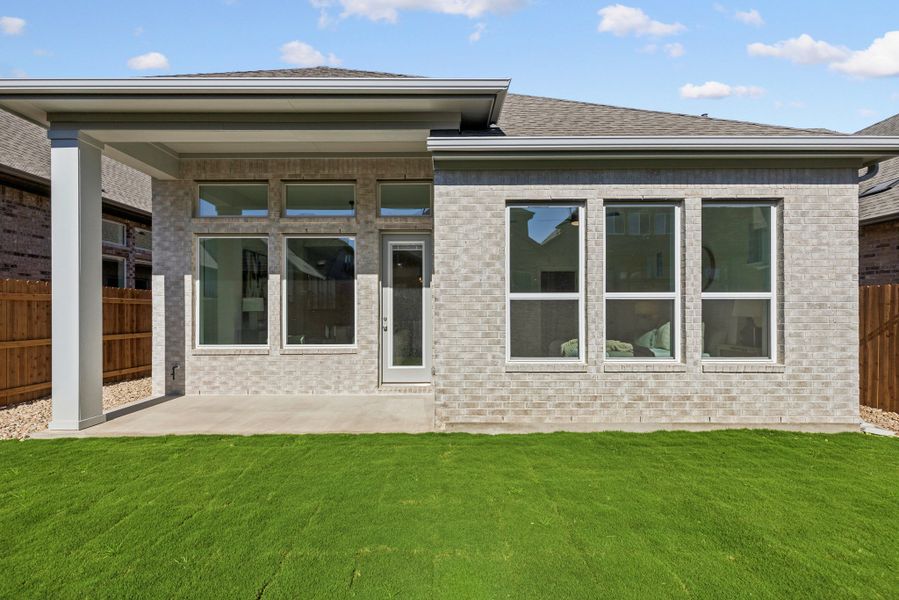 Exterior details and patio area of a home in South Brook, Leander (Image 23).