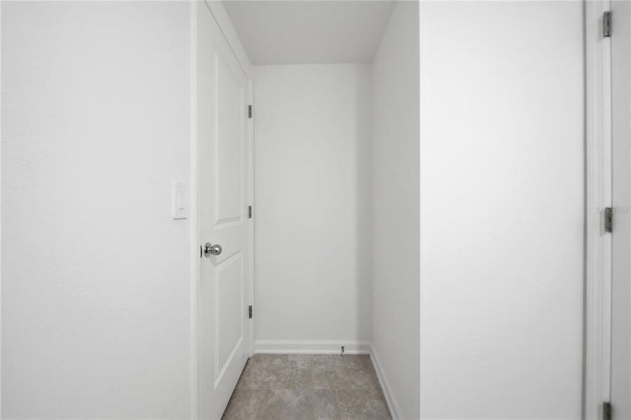 Spacious, unfurnished interior of a new home in , Davenport (Image 24).