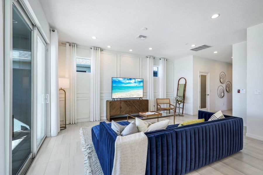 Representative furnished interior of a home built from the Sebring by William Ryan Homes in The Sanctuary – Coastal Collection, Punta Gorda (Image 34).