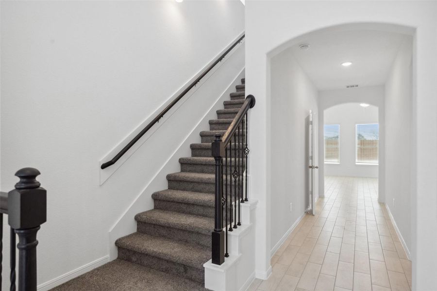 Spacious, unfurnished interior of a new home in Rollingbrook Estates, Baytown (Image 13). Spacious, unfurnished interior of a new home in Rollingbrook Estates, Baytown (Image 13).