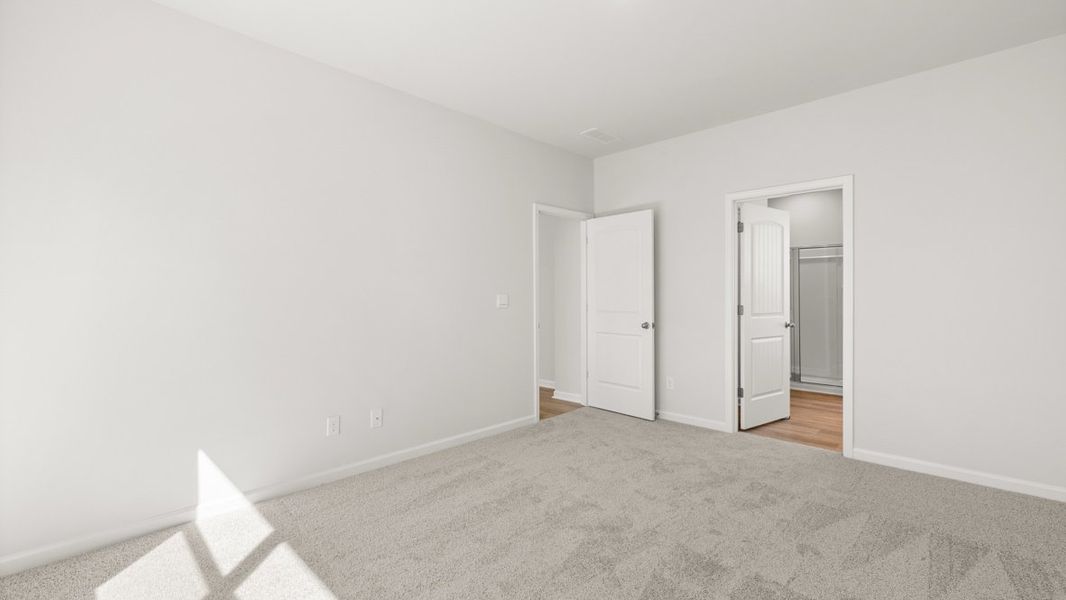 Spacious, unfurnished interior of a new home in South Wind, Union City (Image 23).