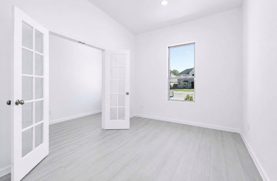 Spacious, unfurnished interior of a new home in The Trails, New Caney (Image 15).