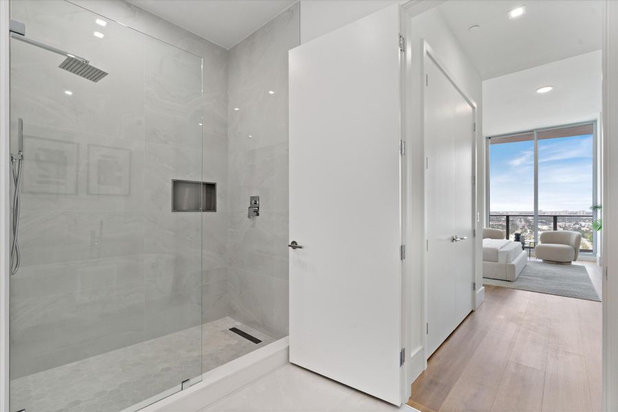 18-220 Lake Shore Drive #2305 Lake Park,