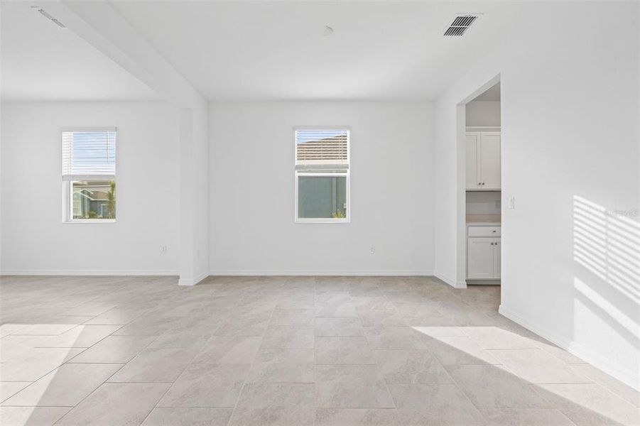 Spacious, unfurnished interior of a new home in Rye Ranch: Executive Homes, Parrish (Image 45).