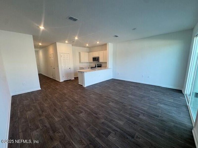 Spacious, unfurnished interior of a new home in The Landing, Middleburg (Image 47). Spacious, unfurnished interior of a new home in The Landing, Middleburg (Image 47).