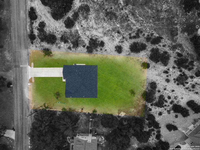 Exterior details and patio area of a home in , San Antonio (Image 34).