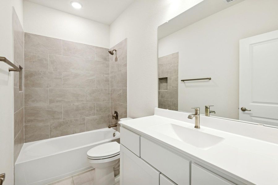 Furnished interior view inside a new home in Jordan Ranch 70' Homesites, Fulshear (Image 4). Furnished interior view inside a new home in Jordan Ranch 70' Homesites, Fulshear (Image 4).