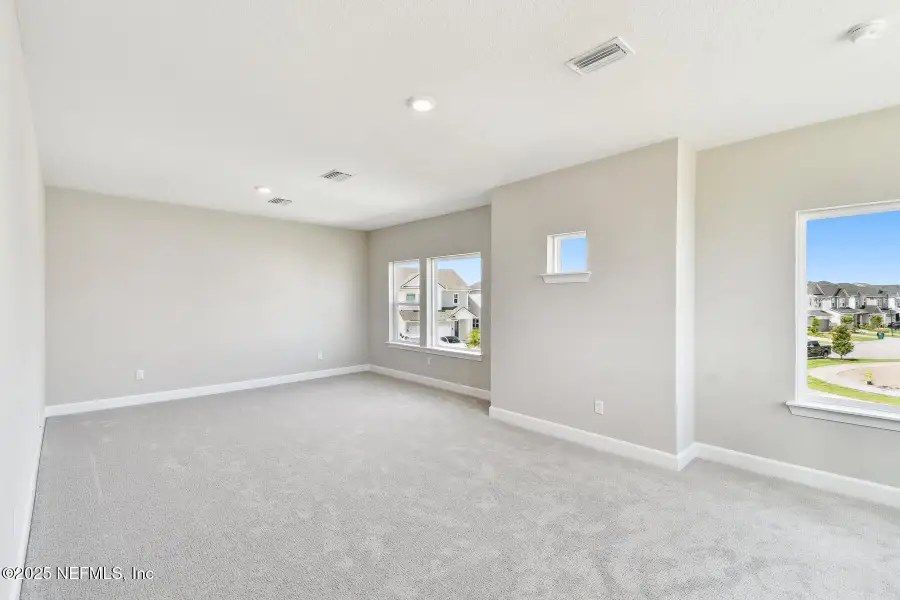 Spacious, unfurnished interior of a new home in Granville at eTown 38', Jacksonville (Image 13).