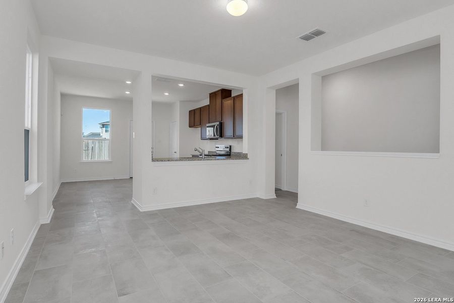 Spacious, unfurnished interior of a new home in The Granary - Heritage Collection, San Antonio (Image 10).