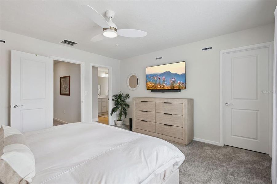 Furnished interior view inside a new home in , Winter Park (Image 13).