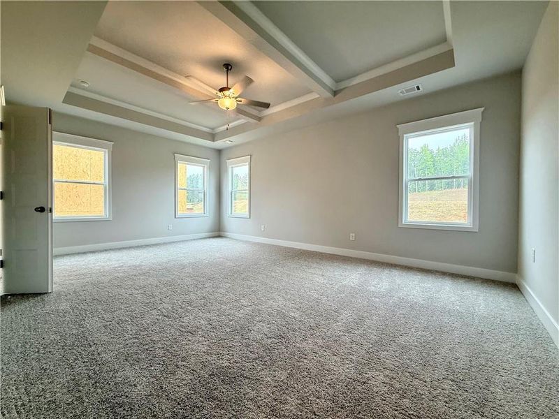 Spacious, unfurnished interior of a new home in Ponderosa Farms Manor, Gainesville (Image 34).