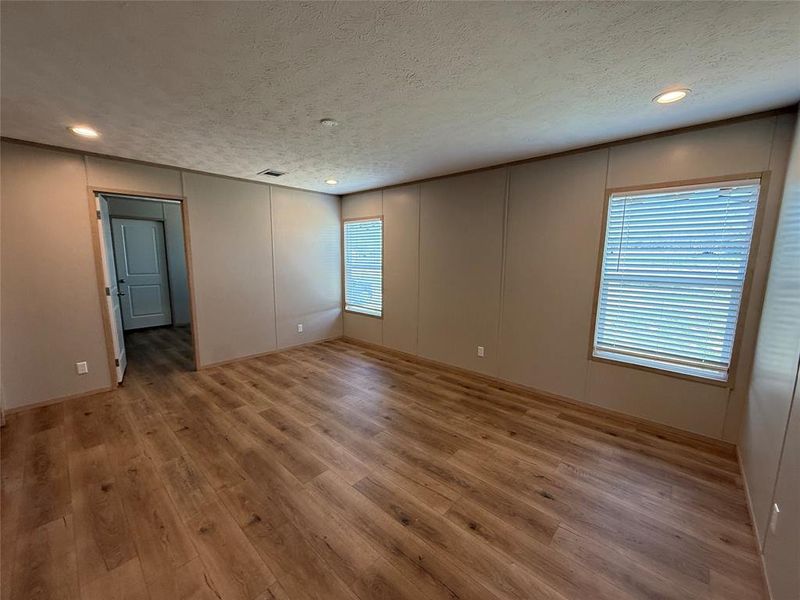 Spacious, unfurnished interior of a new home in , Bridgeport (Image 19).