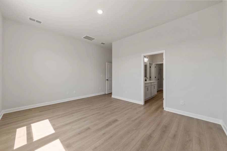Spacious, unfurnished interior of a new home in Blue Heron Retreat, Little River (Image 18).