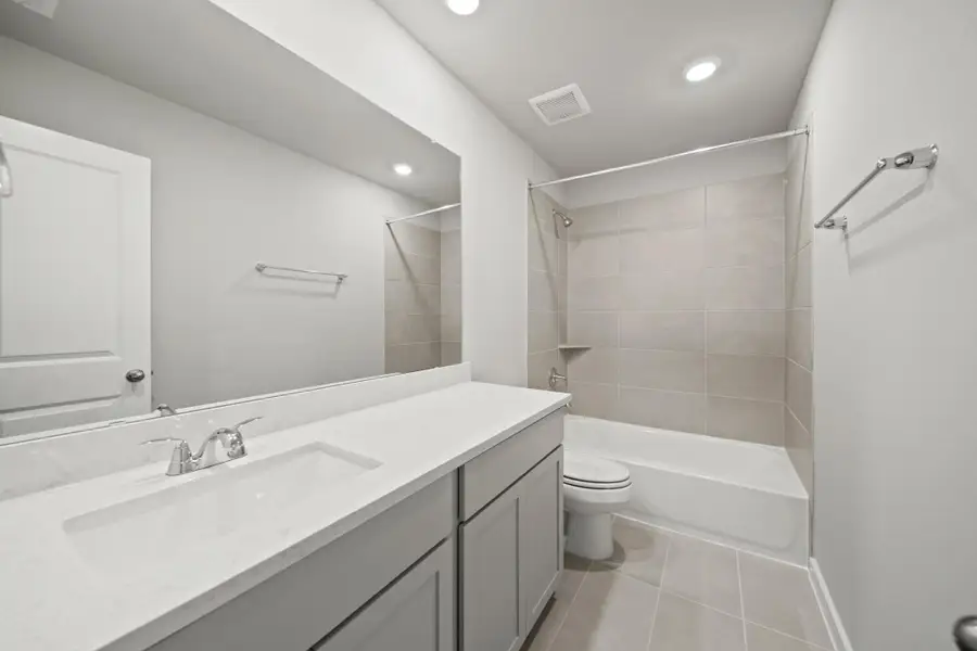 Furnished interior view inside a new home in Laurel Landing, Alvin (Image 6).