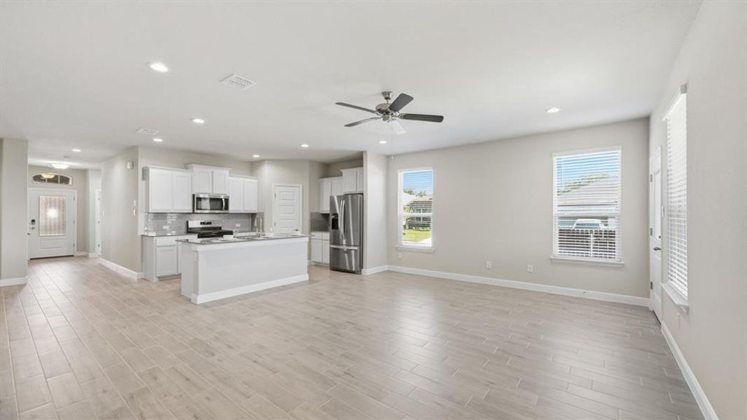 Spacious, unfurnished interior of a new home in Legado, Cleburne (Image 9). Spacious, unfurnished interior of a new home in Legado, Cleburne (Image 9).