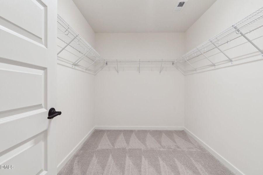 30- HHHunt Homes Franklin Primary Closet