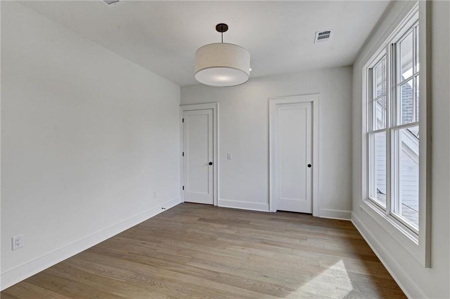 Spacious, unfurnished interior of a new home in , Gainesville (Image 25).