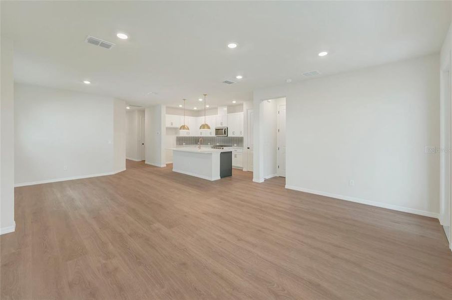 Spacious, unfurnished interior of a new home in Waterset Tradition Series, Apollo Beach (Image 13).