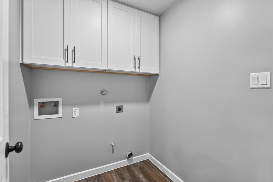 Spacious, unfurnished interior of a new home in , Cleveland (Image 28).