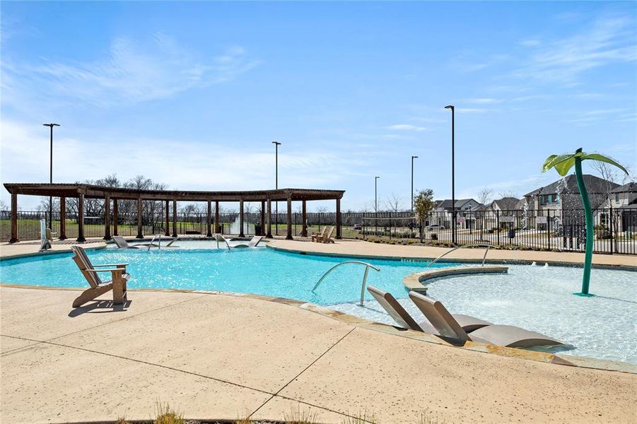Community amenities in Creekside, Royse City (Image 31).