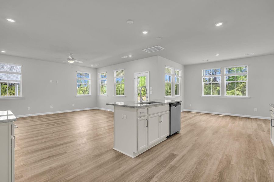 Spacious, unfurnished interior of a new home in Wildcat Chase, Summerville (Image 29).