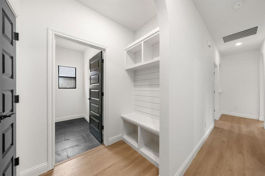 Spacious, unfurnished interior of a new home in , Glenn Heights (Image 14).