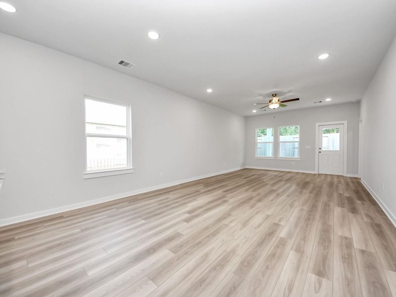Spacious, unfurnished interior of a new home in Windmill Estates, Magnolia (Image 21).