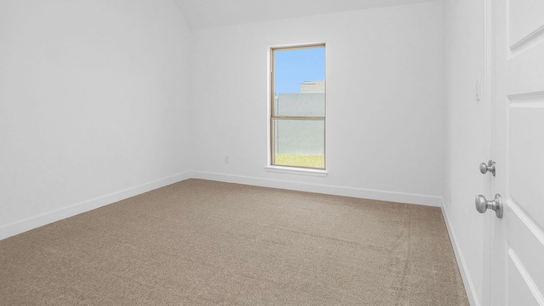Spacious, unfurnished interior of a new home in Escondido, Magnolia (Image 13).