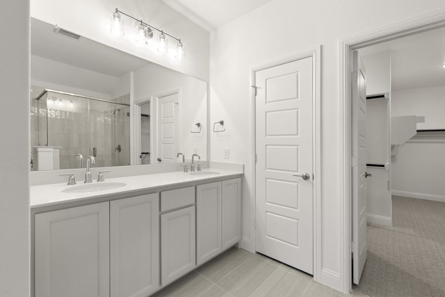 Furnished interior view inside a new home in Meadow Run, Melissa (Image 8).