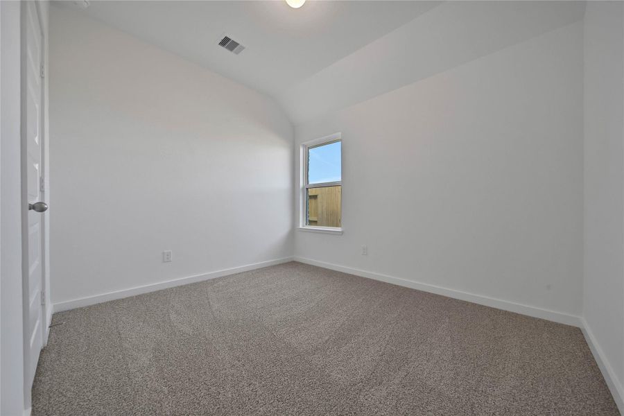 Spacious, unfurnished interior of a new home in , Rosharon (Image 29).