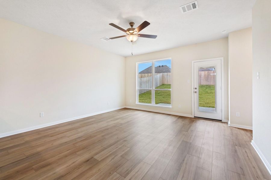 Spacious, unfurnished interior of a new home in , Brenham (Image 20). Spacious, unfurnished interior of a new home in , Brenham (Image 20).