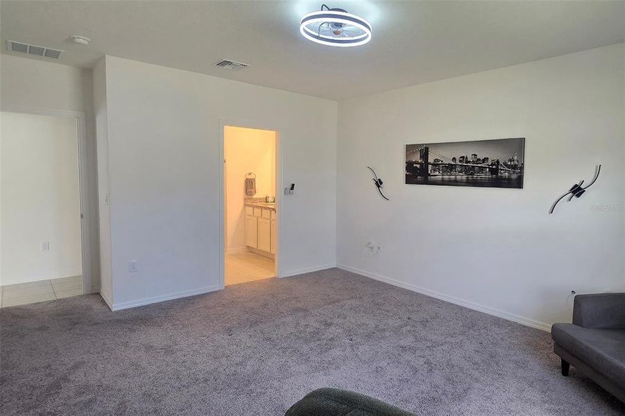 Spacious, unfurnished interior of a new home in Hammock Reserve, Haines City (Image 22).