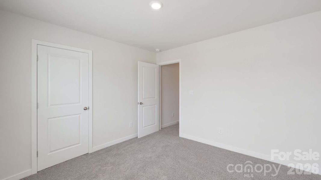 Spacious, unfurnished interior of a new home in Sonoma Hills, Charlotte (Image 23).