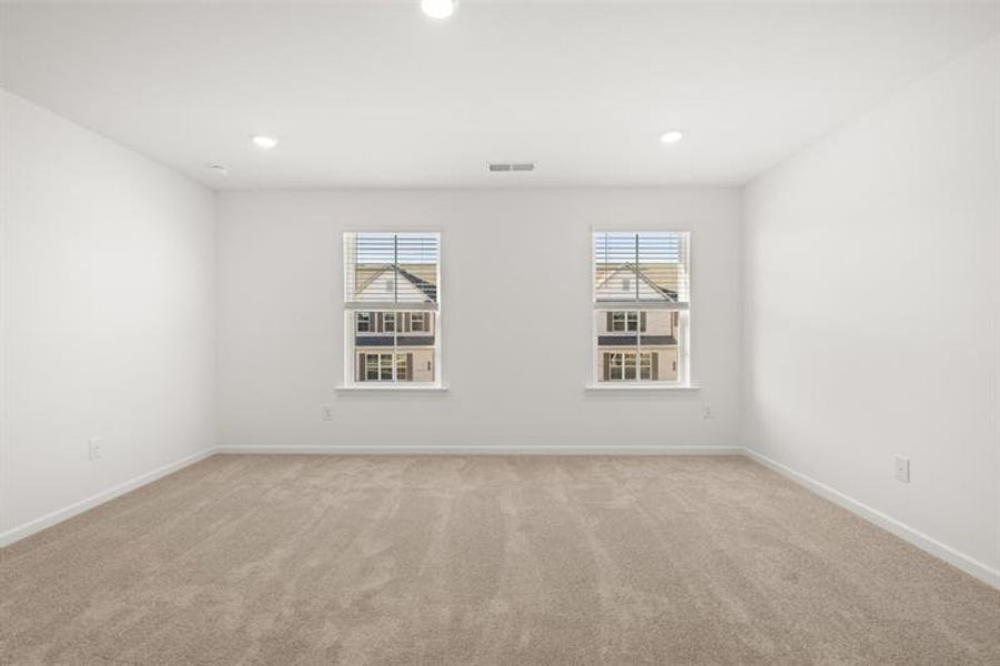 Spacious, unfurnished interior of a new home in , Bethlehem (Image 14).