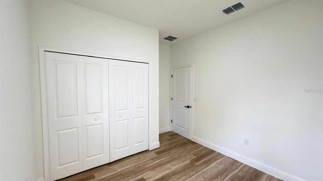 Spacious, unfurnished interior of a new home in , Citrus Springs (Image 11).