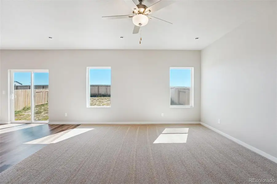 Spacious, unfurnished interior of a new home in Cottonwood Greens, Fort Lupton (Image 15).