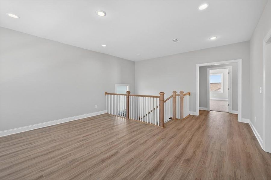 Spacious, unfurnished interior of a new home in Hemingway, Flowery Branch (Image 22).