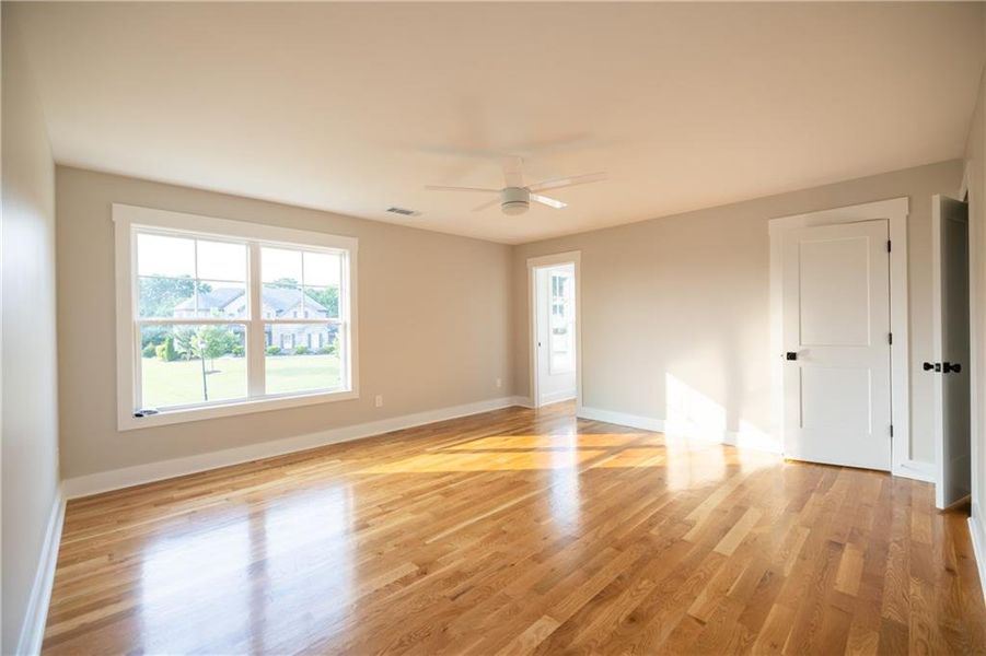 Spacious, unfurnished interior of a new home in , Jefferson (Image 38).