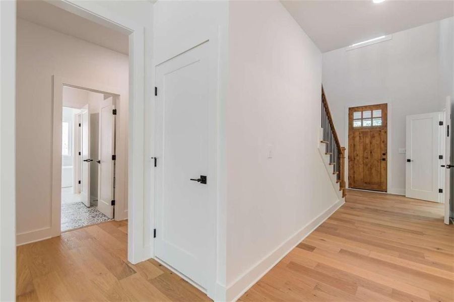 Spacious, unfurnished interior of a new home in , Gainesville (Image 29).