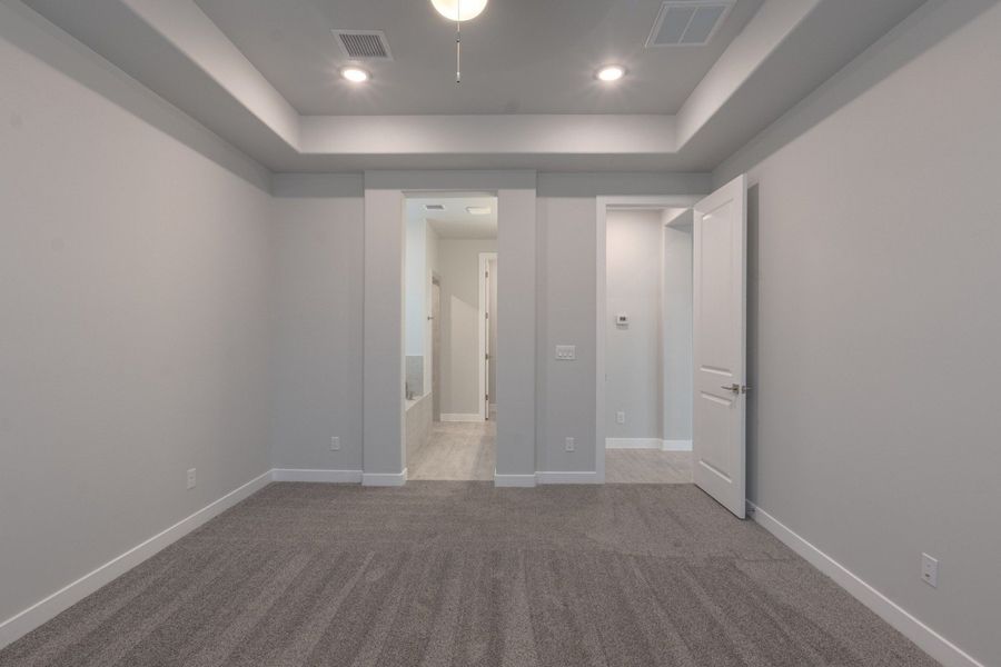 Spacious, unfurnished interior of a new home in Emerald Estates, El Paso (Image 26).