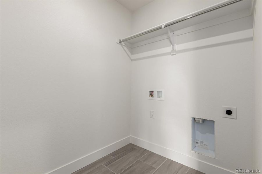 Spacious, unfurnished interior of a new home in Ascent at Inverness, Englewood (Image 25).