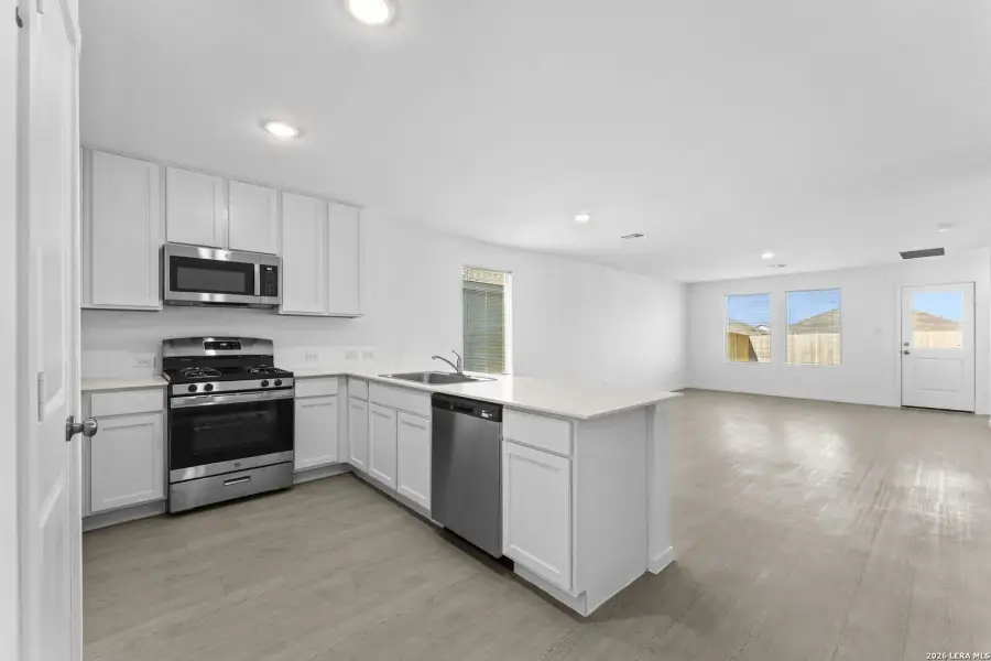 Furnished interior view inside a new home in Sky Ranch, New Braunfels (Image 10).