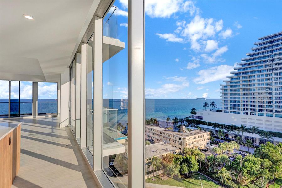 Condo located in Fort Lauderdale, FL showcasing its design and architecture (Image 43).