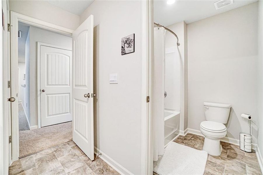 Furnished interior view inside a new home in , Dawsonville (Image 9).