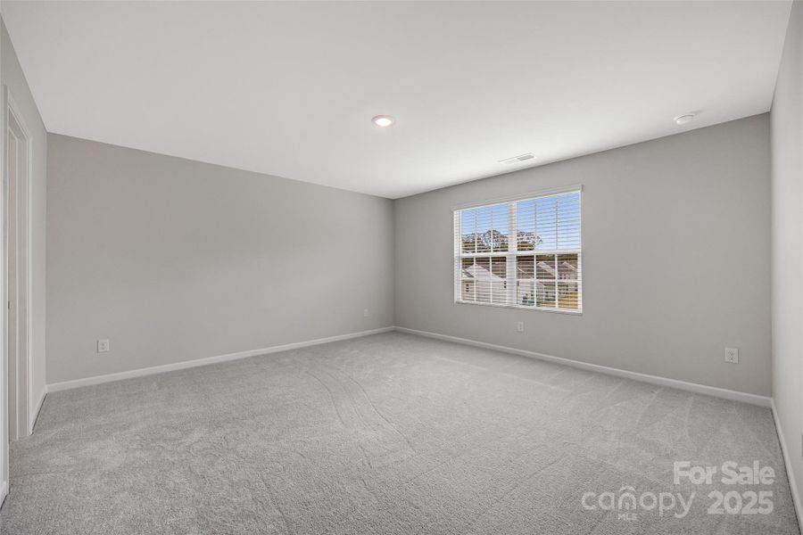 Spacious, unfurnished interior of a new home in Creekside Cottages, Bessemer City (Image 18).