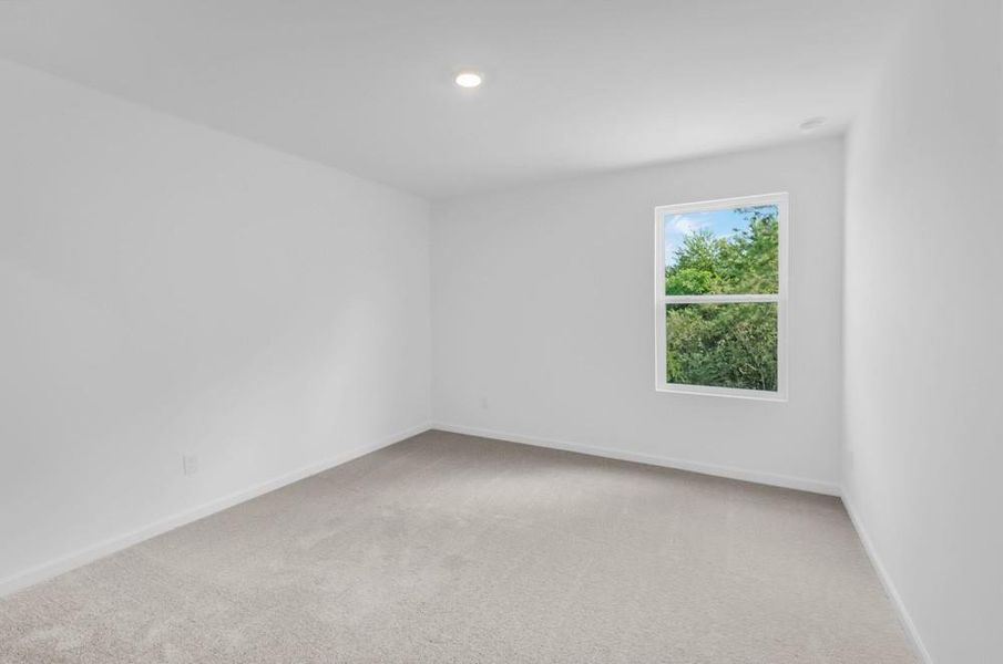 Spacious, unfurnished interior of a new home in Falls Creek, Flowery Branch (Image 26).