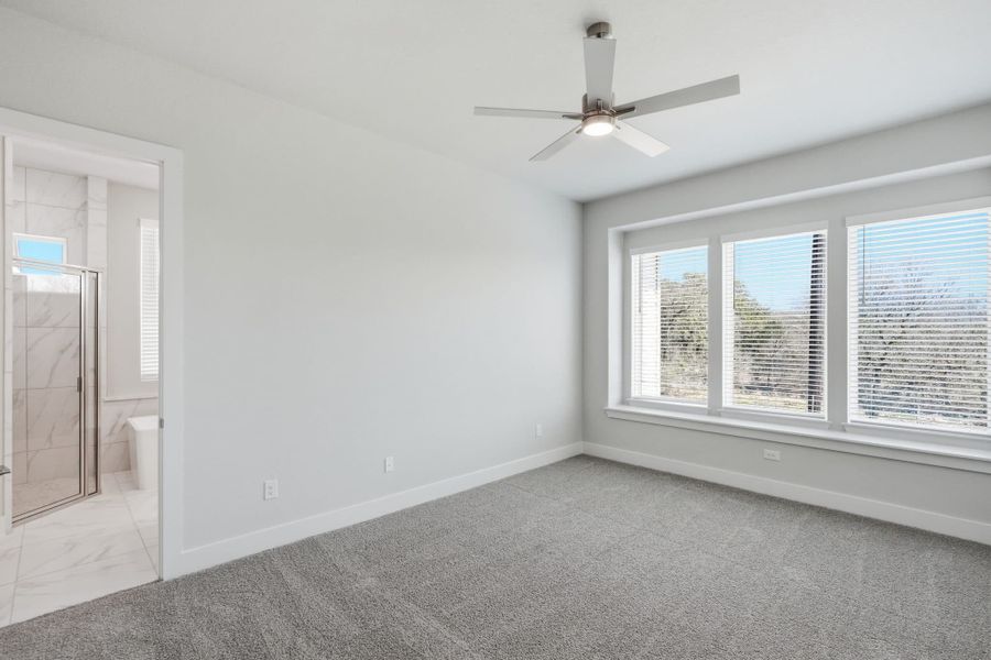 Spacious, unfurnished interior of a new home in Esperanza, Boerne (Image 19).