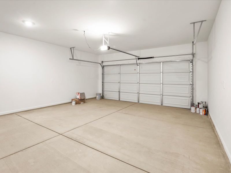 Spacious, unfurnished interior of a new home in Sunset Crest - Premier Series, Tucson (Image 12).